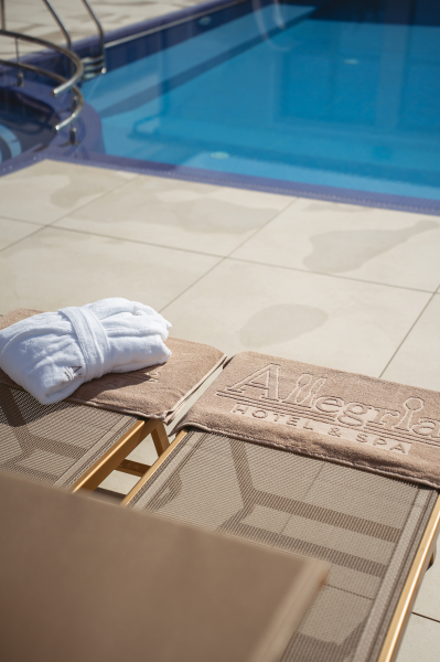 Piscina hotel allegria